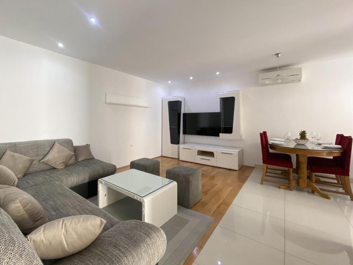 Apartments Paladin Makarska Esterno foto